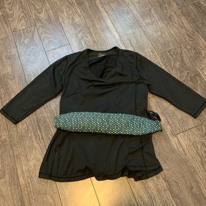 NuRoo Large XLarge Baby Wearing Shirt